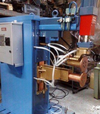 Spot welding machine