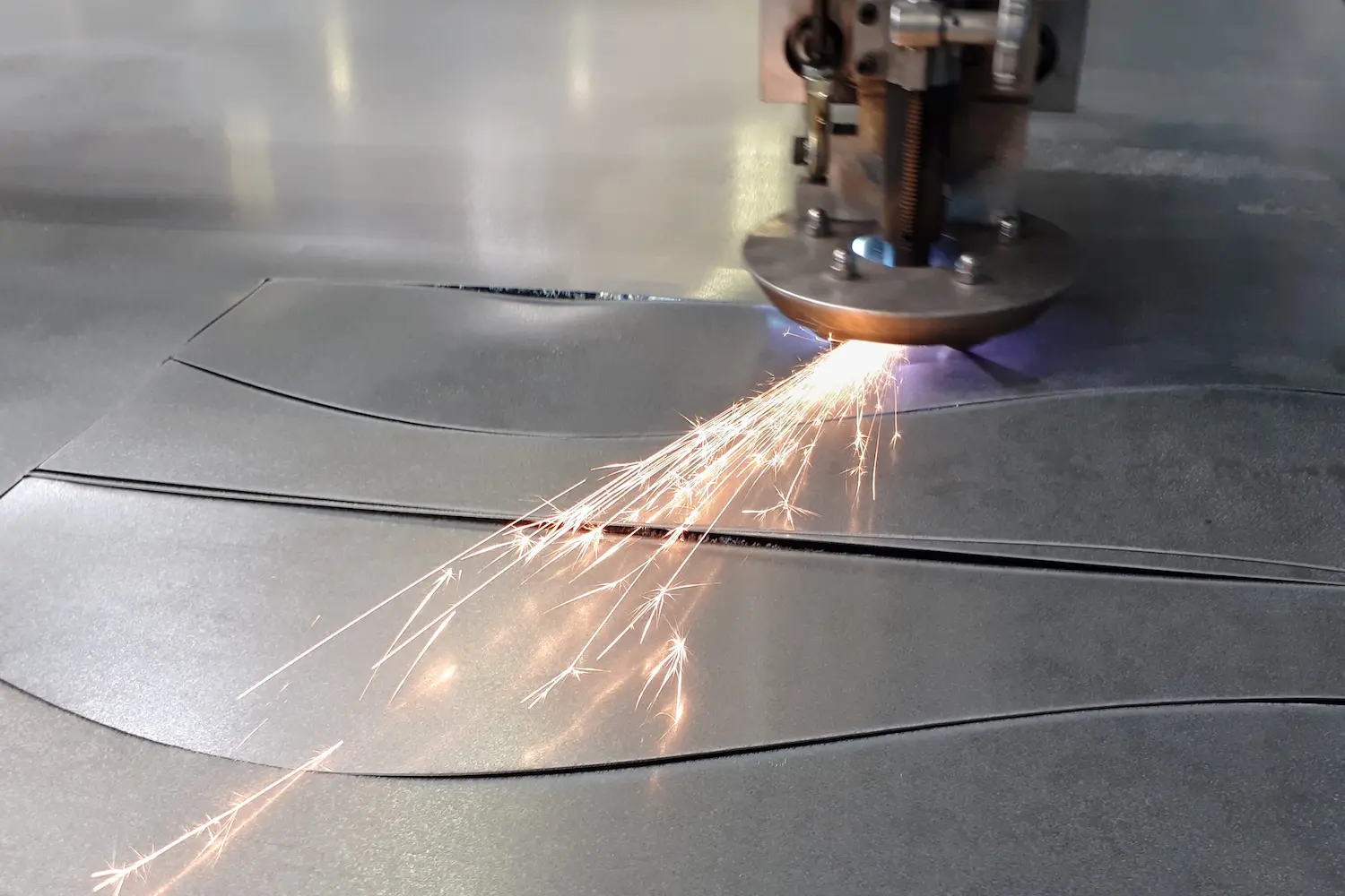 Plasma Cutting Stainless Steel: The Complete Guide