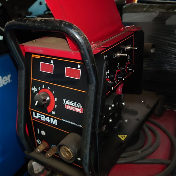 Lincoln 425S Powertec MIG Welder with Option on Feed unit