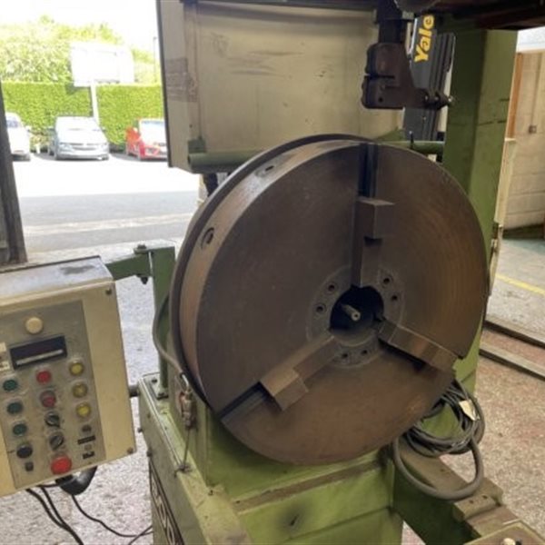 Bode welding lathe for dished ends or seams