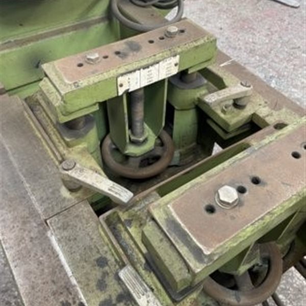 Bode welding lathe for dished ends or seams