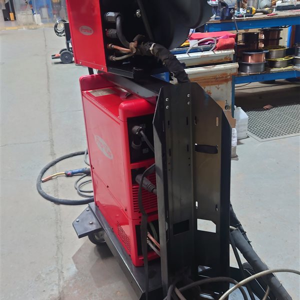 Fronius Transpuls Synergic 4000 MIG with VR4000 Wire Feed