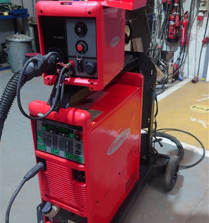 Fronius Transpuls Synergic 4000 MIG with VR4000 Wire Feed