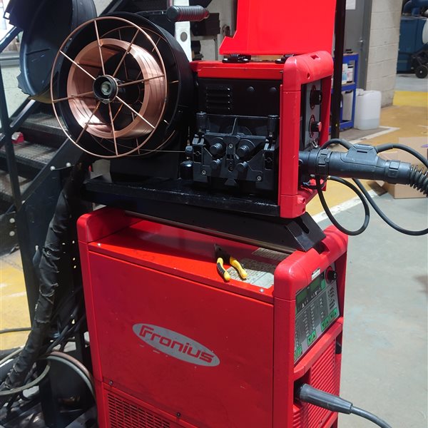 Fronius Transpuls Synergic 4000 MIG with VR4000 Wire Feed
