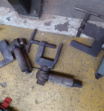 Tweco Rotating earh clamps new and used 800 amps and bigger