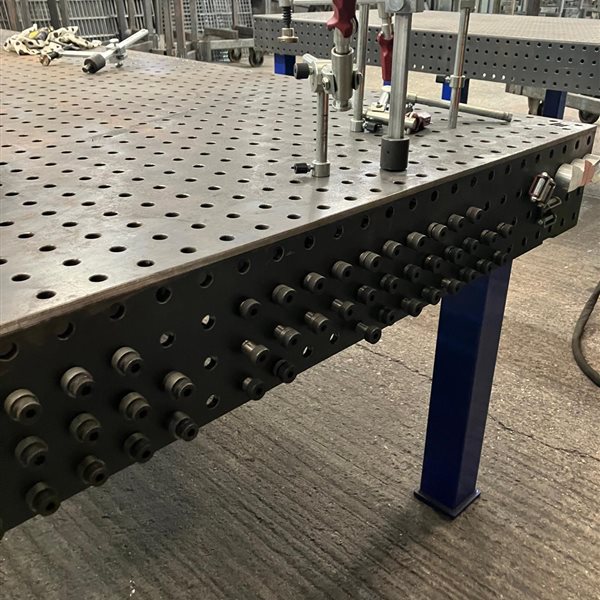 Universal UR10e Cobot welder with ESAB Aristo 500ix MIG TIG set up