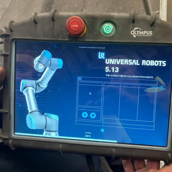 Universal UR10e Cobot welder with ESAB Aristo 500ix MIG TIG set up