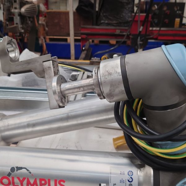 Universal UR10e Cobot welder with ESAB Aristo 500ix MIG set up