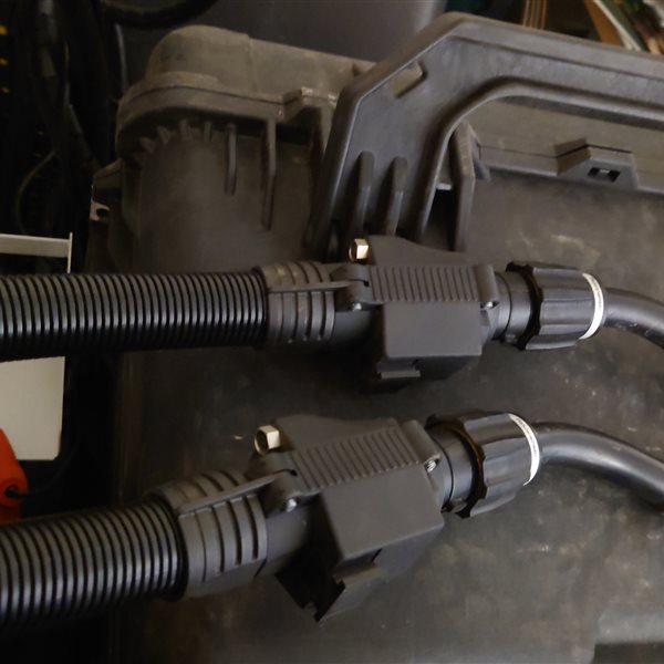 Universal UR10e Cobot welder with ESAB Aristo 500ix MIG set up