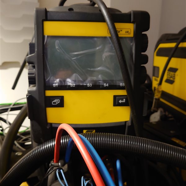 Universal UR10e Cobot welder with ESAB Aristo 500ix MIG set up