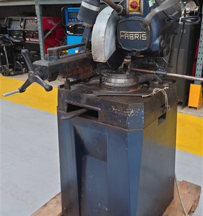 Fabris pull down saw