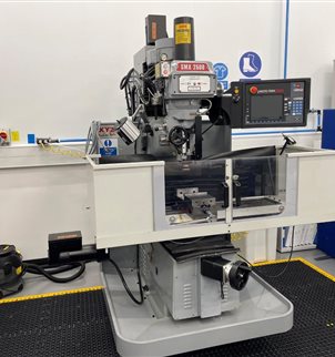 XYZ SMX 2500 3 Axis Milling machine