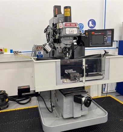 XYZ SMX 2500 3 Axis Milling machine