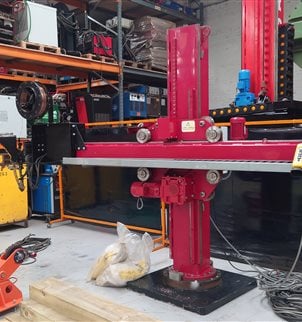 Red-D-Arc Column and Boom SubArc welder with Positioner and Idlers 