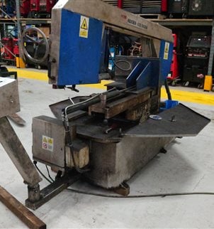 Reisen 620 DGSA Semi Auto Bandsaw complete with tables 