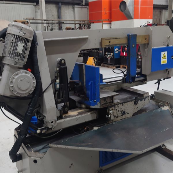 Reisen 620 DGSA Semi Auto Bandsaw complete with tables 