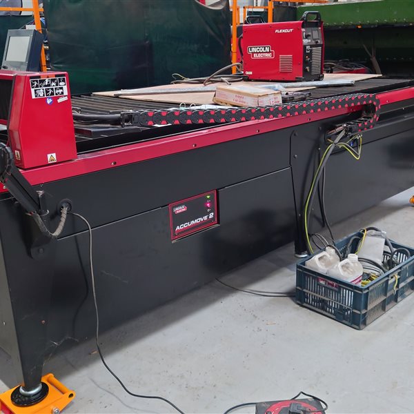 Lincoln Torchmate LINC-CUT 1530W Plasma Cutting Machine AS NEW 