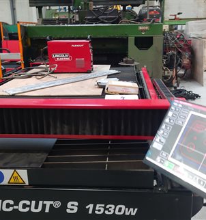 Lincoln Torchmate LINC-CUT 1530W Plasma Cutting Machine AS NEW 