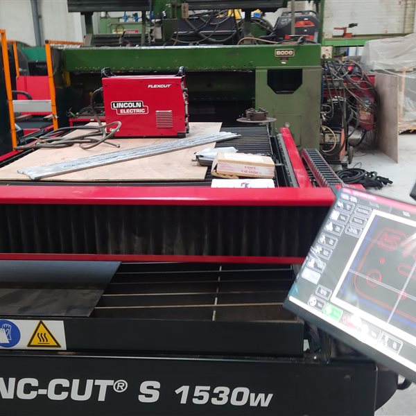 Lincoln Torchmate LINC-CUT 1530W Plasma Cutting Machine AS NEW 
