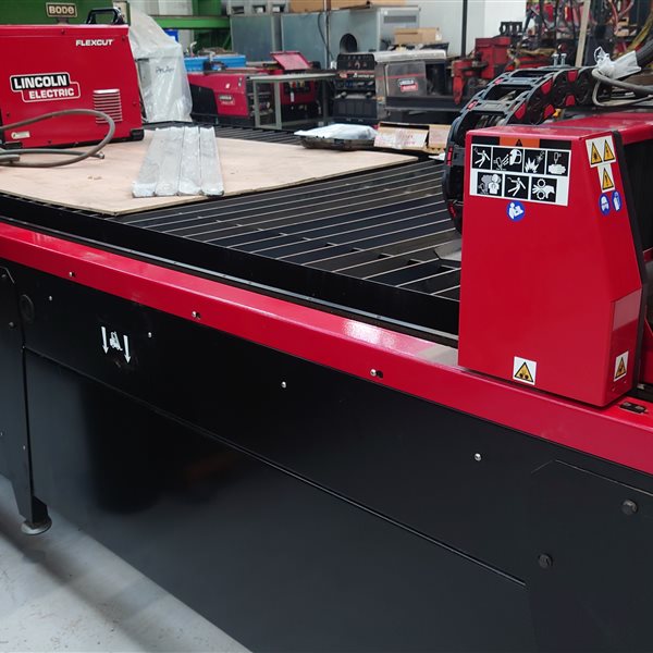 Lincoln Torchmate LINC-CUT 1530W Plasma Cutting Machine AS NEW 