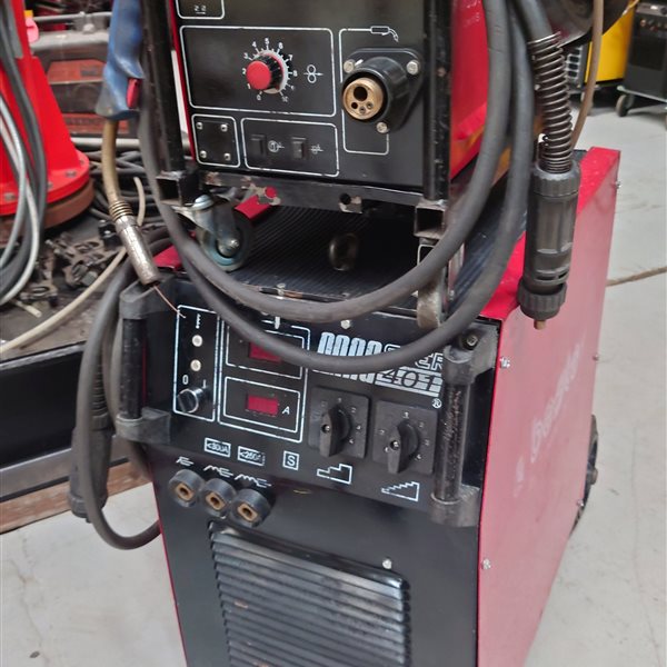 Lincoln Bester Magster 405 MIG Welder with separate WFU