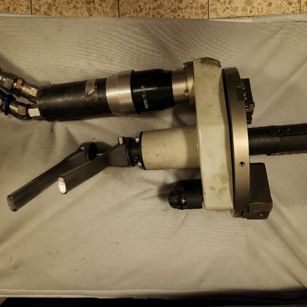 Protem US-40 and US-150 bevelling are hydraulic and with power pack