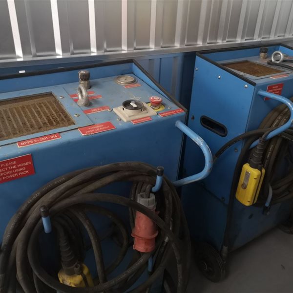 Protem US-40 and US-150 bevelling are hydraulic and with power pack