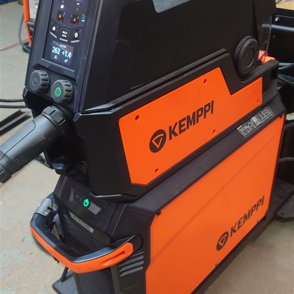 Kemppi X5 Power source 400 with X5 wire feed 300