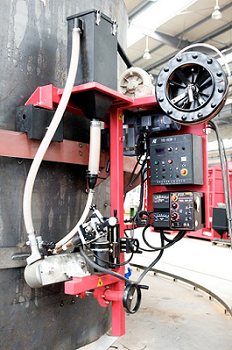 Automatic girth welding package with Lincoln submerged arc welding system
