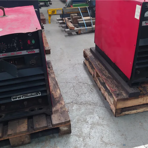 Lincoln Idealarc DC 1000 Power Supply New and Traditional Style