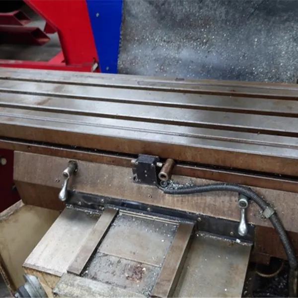 Chevalier Manual Turret Milling Machine - Bargain @ £1000 