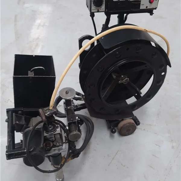 Lincoln LT7 with DC 600 Welding Power Source for SAW 