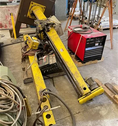 ESAB Column and Boom with Lincoln NA5 and DC 1000 SAW Option