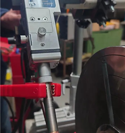 2kw Compact Fiber Laser Welder, 3 Phase with V20 Double Wobble Head