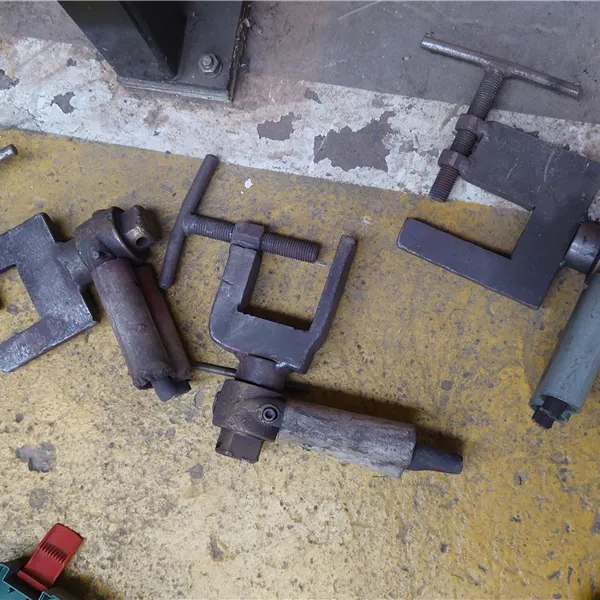 Tweco Rotating earh clamps new and used 800 amps and bigger