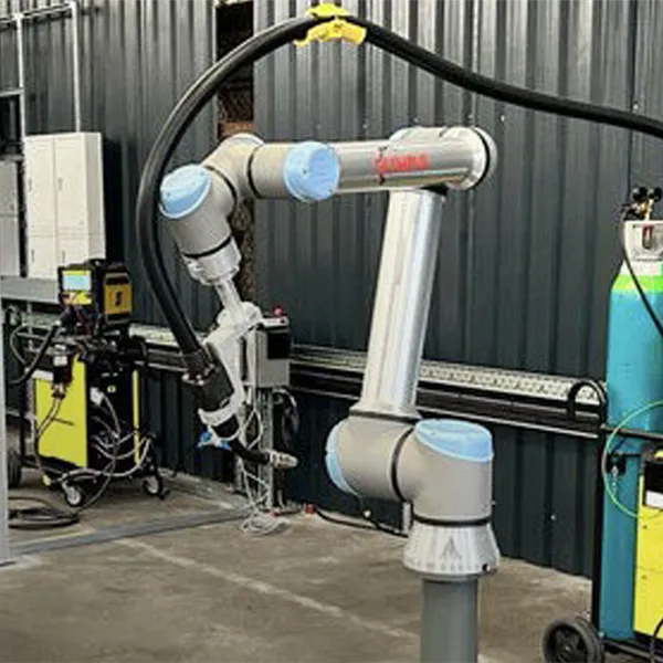 Universal UR10e Cobot welder with ESAB Aristo 500ix MIG set up