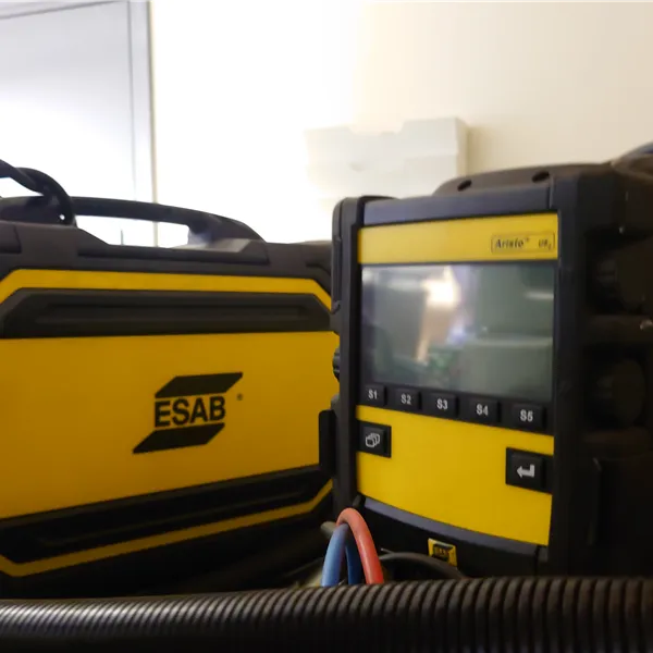 Universal UR10e Cobot welder with ESAB Aristo 500ix MIG set up