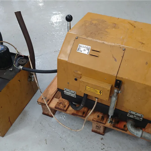 Buehler Abrasive cutter Metaserv and pump