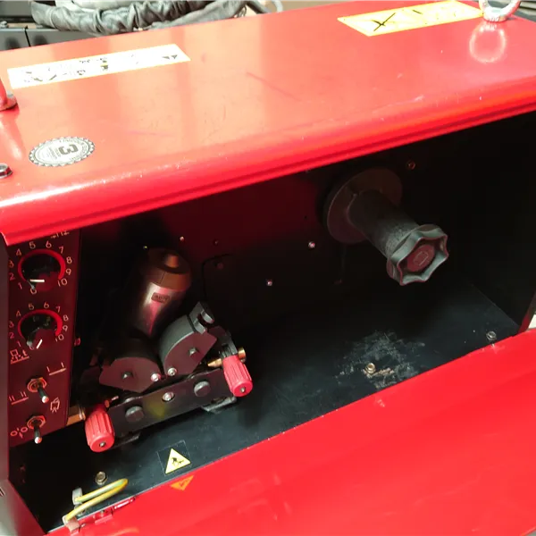 Lincoln Powertec 305C 400V MIG welder + 4 roll wire feeder