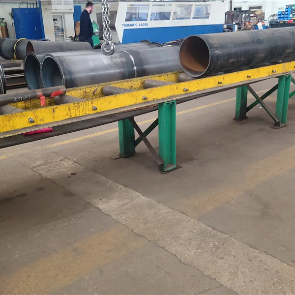 Reisen 620 DGSA Semi Auto Bandsaw complete with tables 