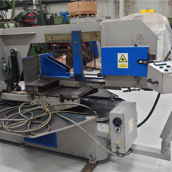 Reisen 620 DGSA Semi Auto Bandsaw complete with tables 