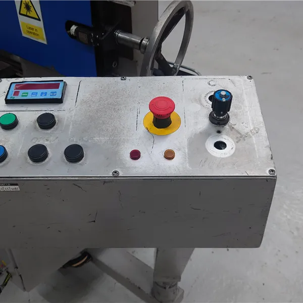 Reisen 620 DGSA Semi Auto Bandsaw complete with tables 