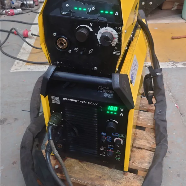 ESAB Warrior 400i MIG welder cc/cv with 304 wire feeder