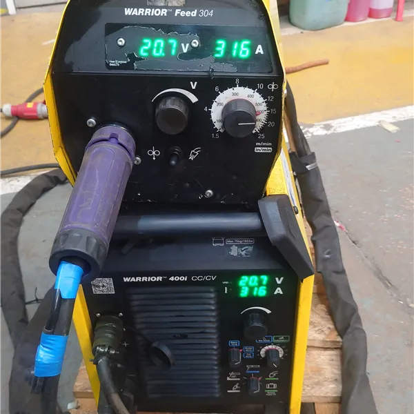 ESAB Warrior 400i MIG welder cc/cv with 304 wire feeder