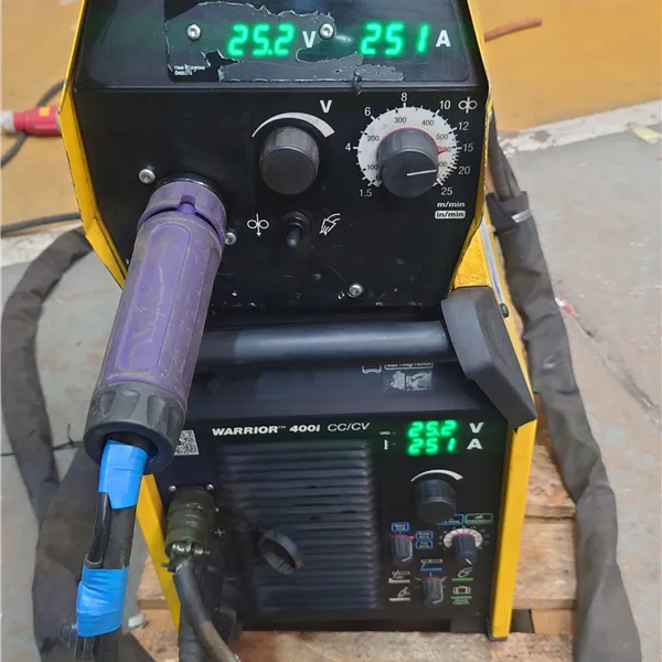 ESAB Warrior 400i MIG welder cc/cv with 304 wire feeder