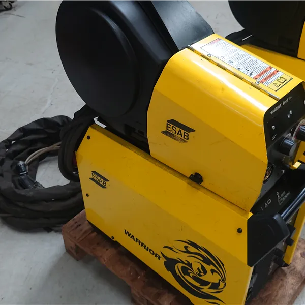 ESAB Warrior 400i MIG welder cc/cv with 304 wire feeder