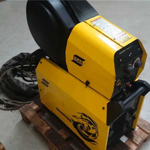 ESAB Warrior 400i MIG welder cc/cv with 304 wire feeder