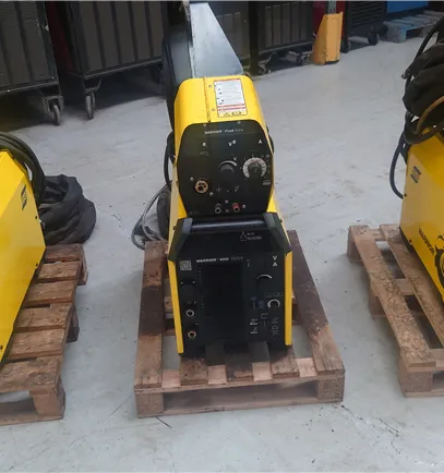 ESAB Warrior 400i MIG welder cc/cv with 304 wire feeder