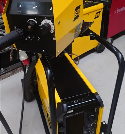 ESAB Warrior 500i cc/cv MIG welder with 304 wire feeder