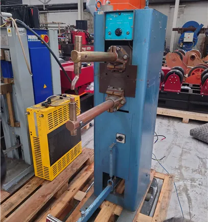 British Federal Resistance spot Welding Machine 17 kva 